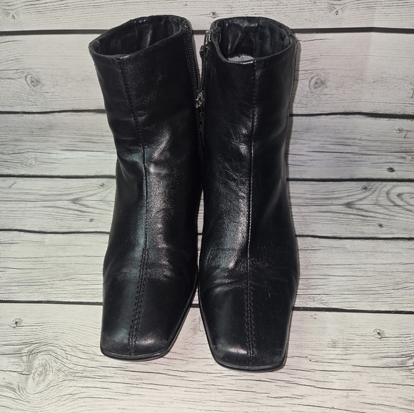 Sesto Meucci Black Leather Quilted Ankle Boots Women’s 8 Low Heel - Picture 3 of 13